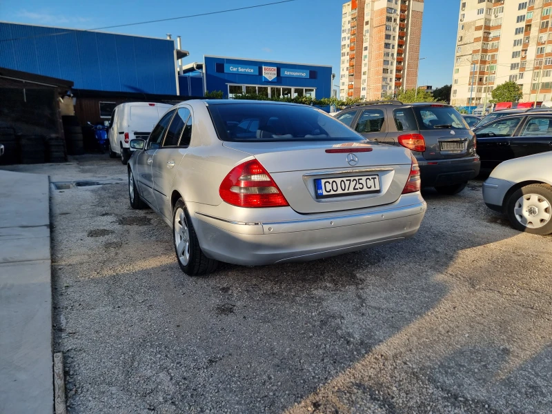 Mercedes-Benz E 220 2.2CDI , снимка 5 - Автомобили и джипове - 47417457