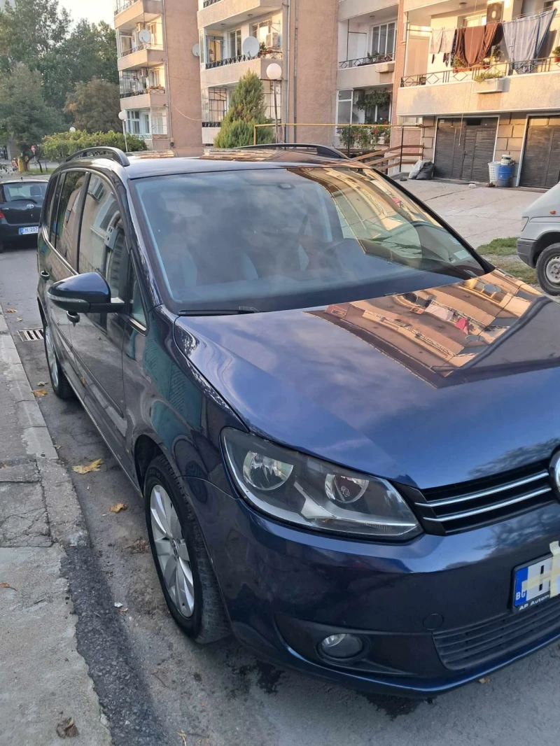 VW Touran 1.6 TDI, снимка 10 - Автомобили и джипове - 47479699