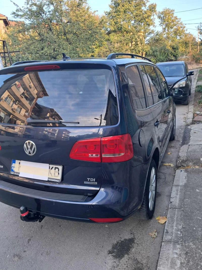 VW Touran 1.6 TDI, снимка 11 - Автомобили и джипове - 47479699