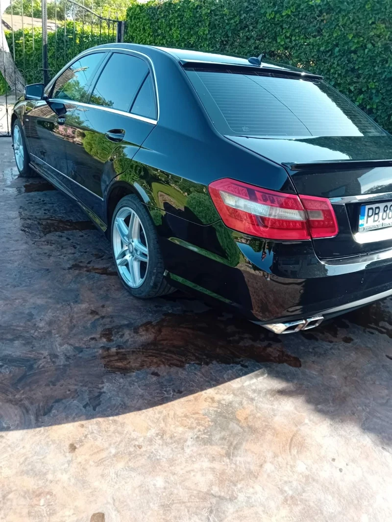 Mercedes-Benz E 220, снимка 5 - Автомобили и джипове - 48450206