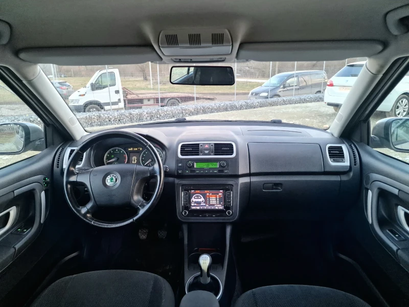 Skoda Fabia 1.6MPI* NAVI, снимка 12 - Автомобили и джипове - 48634738