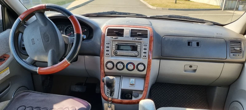 Kia Carnival, снимка 13 - Автомобили и джипове - 49135848