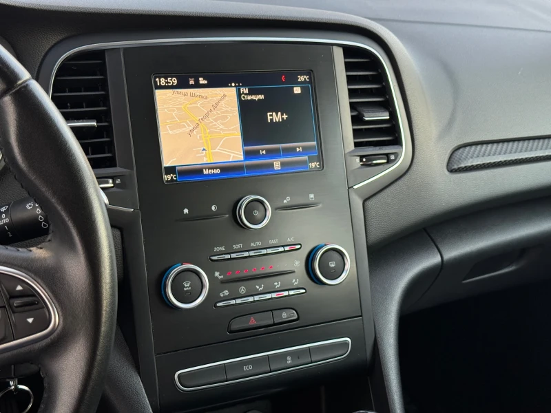 Renault Megane  1.5dci // ВЪРНАТ ОТ ЛИЗИНГ// Гаранция до 2027г, снимка 6 - Автомобили и джипове - 50799070