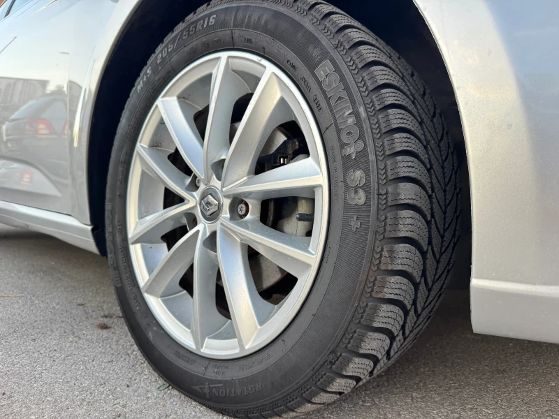 Renault Megane  1.5dci // ВЪРНАТ ОТ ЛИЗИНГ// Гаранция до 2027г, снимка 10 - Автомобили и джипове - 50799070