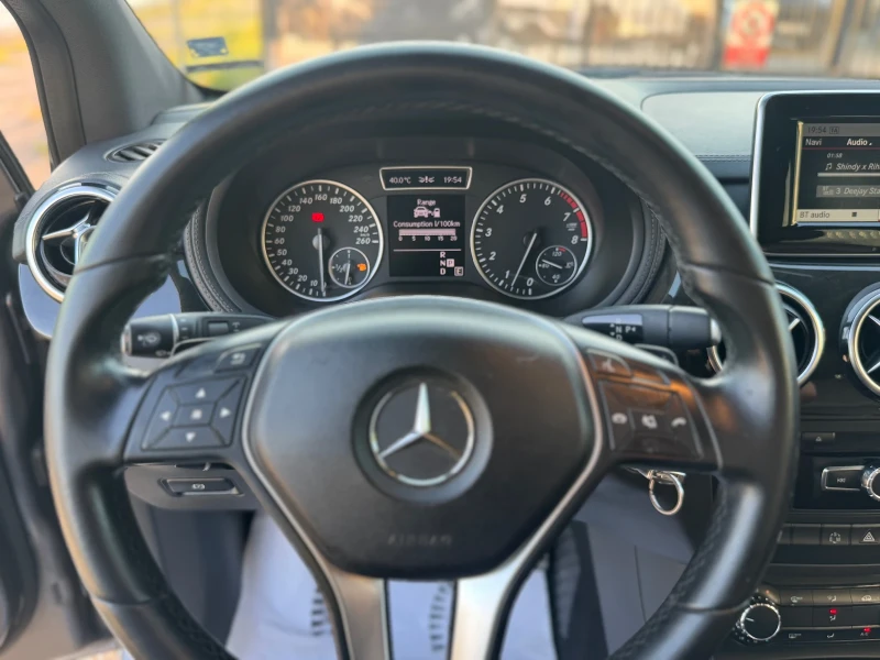 Mercedes-Benz B 180 122* LED* Автоматик* Кожа* ТОП* , снимка 12 - Автомобили и джипове - 50819294
