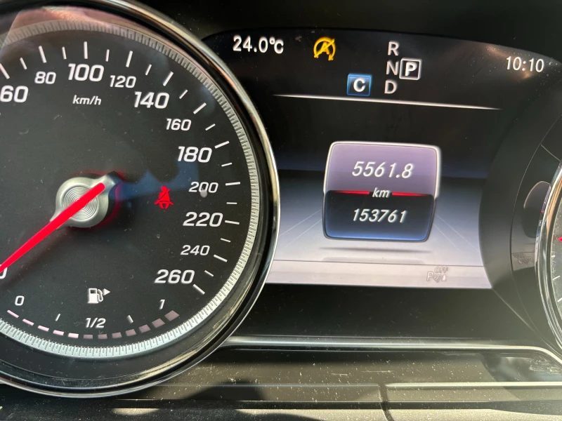 Mercedes-Benz E 220, снимка 10 - Автомобили и джипове - 51437037