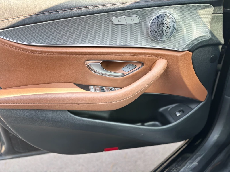 Mercedes-Benz E 220, снимка 8 - Автомобили и джипове - 51437037