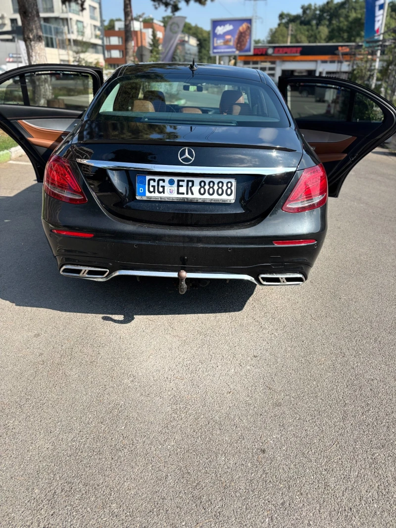 Mercedes-Benz E 220, снимка 3 - Автомобили и джипове - 51437037