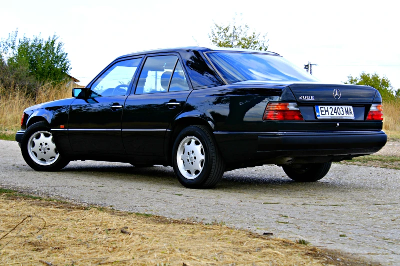 Mercedes-Benz 124 200-E Климатроник, снимка 4 - Автомобили и джипове - 51705070