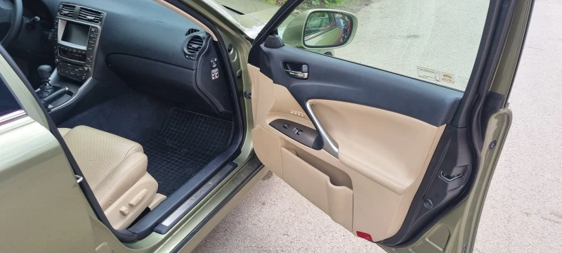 Lexus IS 220d 2.2, снимка 8 - Автомобили и джипове - 52696900