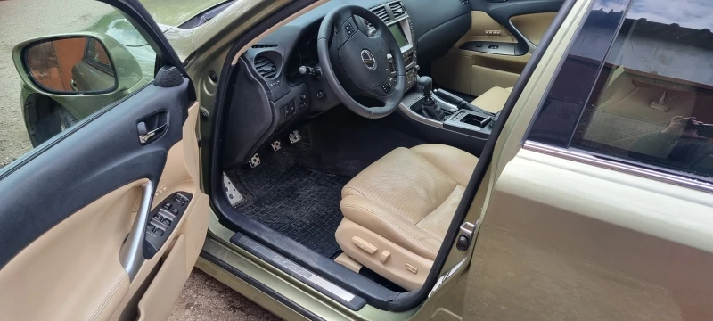 Lexus IS 220d 2.2, снимка 6 - Автомобили и джипове - 52696900