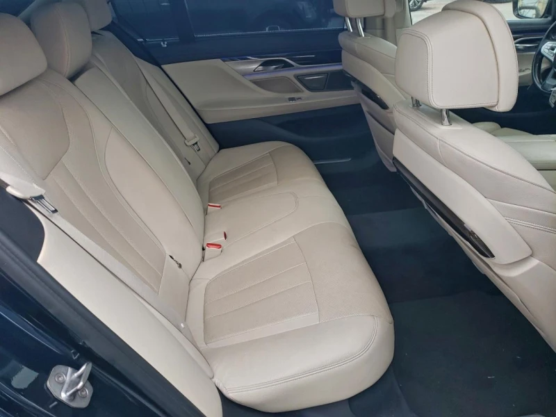 BMW 740 Li| HuD| ПАНО| ЩОРИ| HARMAN| AMBIENT AIR, снимка 10 - Автомобили и джипове - 53192802