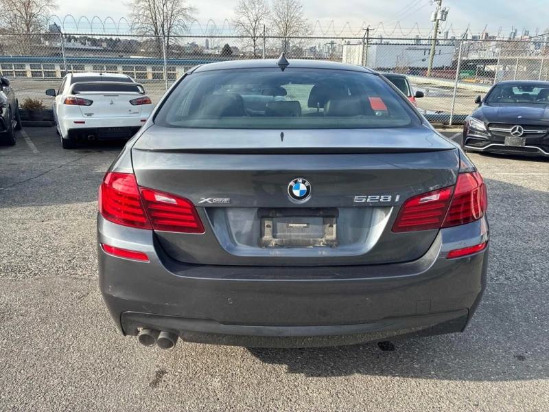 BMW 528  xDrive / MPACK / LANE ASSIST / CARFAX * , снимка 4 - Автомобили и джипове - 53233616