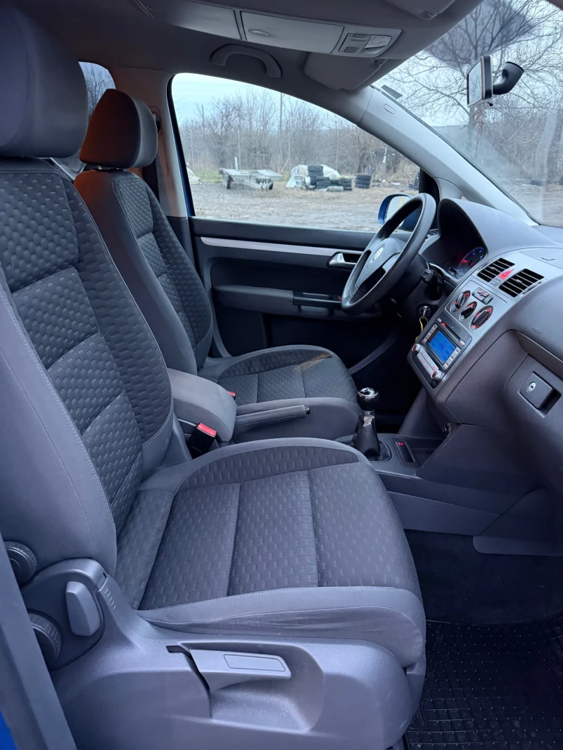 VW Touran 1.9 TDI * FACELIFT* , снимка 11 - Автомобили и джипове - 53296262