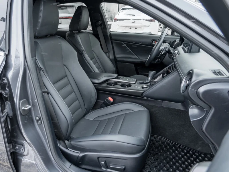Lexus IS 350 AWD* АвтоКредит* (ЦЕНА ДО БГ), снимка 15 - Автомобили и джипове - 53392688