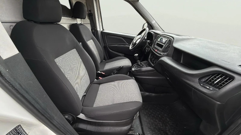 Fiat Doblo 1.3, снимка 12 - Автомобили и джипове - 53515258