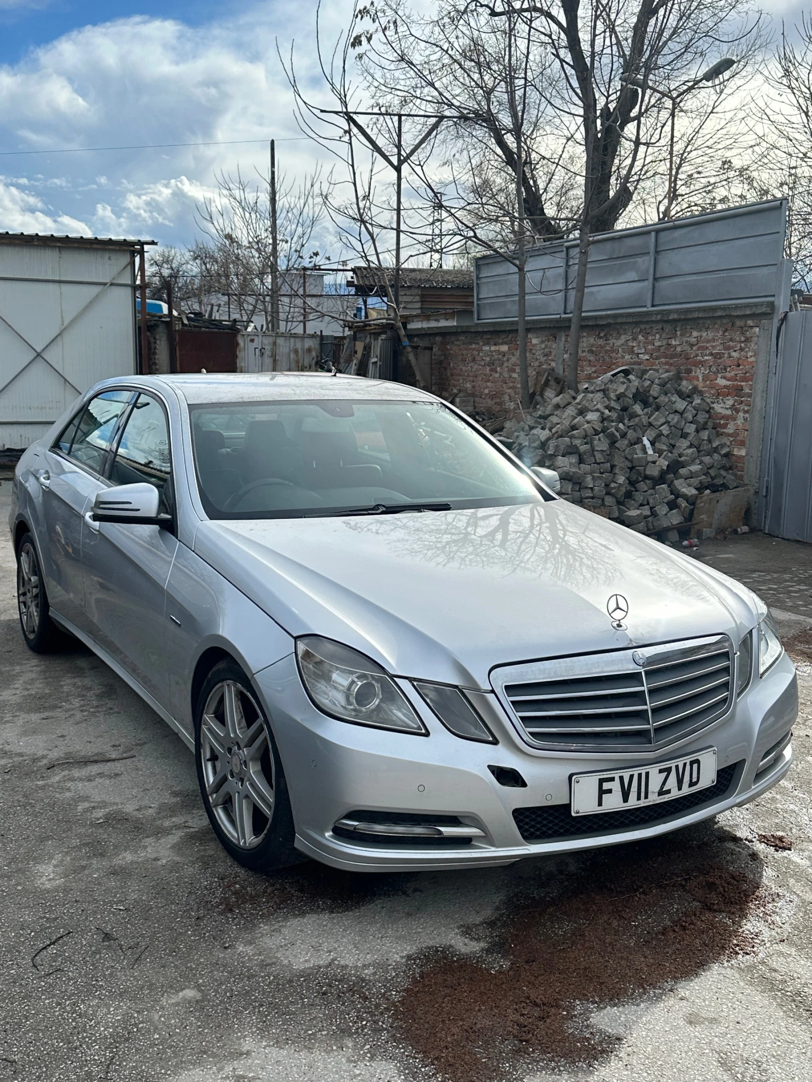 Mercedes-Benz E 220 НА ЧАСТИ - изображение 3