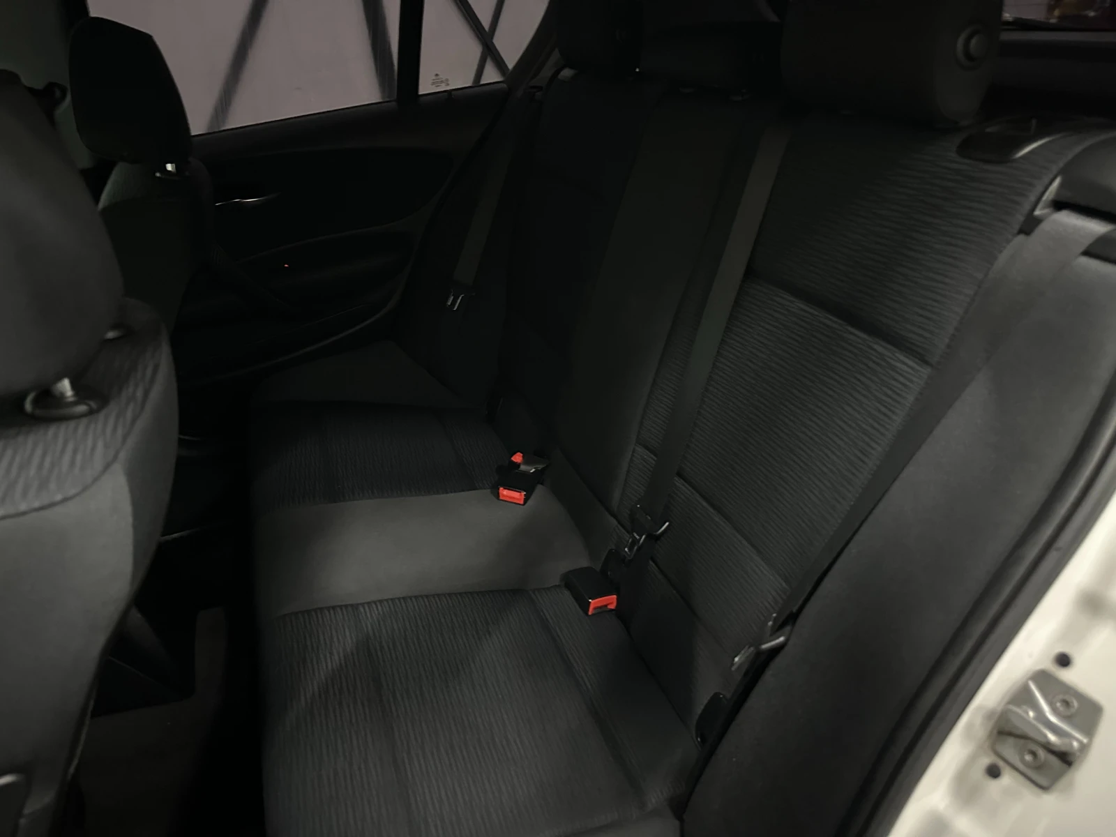 BMW 116 * FACE* 2.0i* 139 000км* , снимка 17 - Автомобили и джипове - 45369539