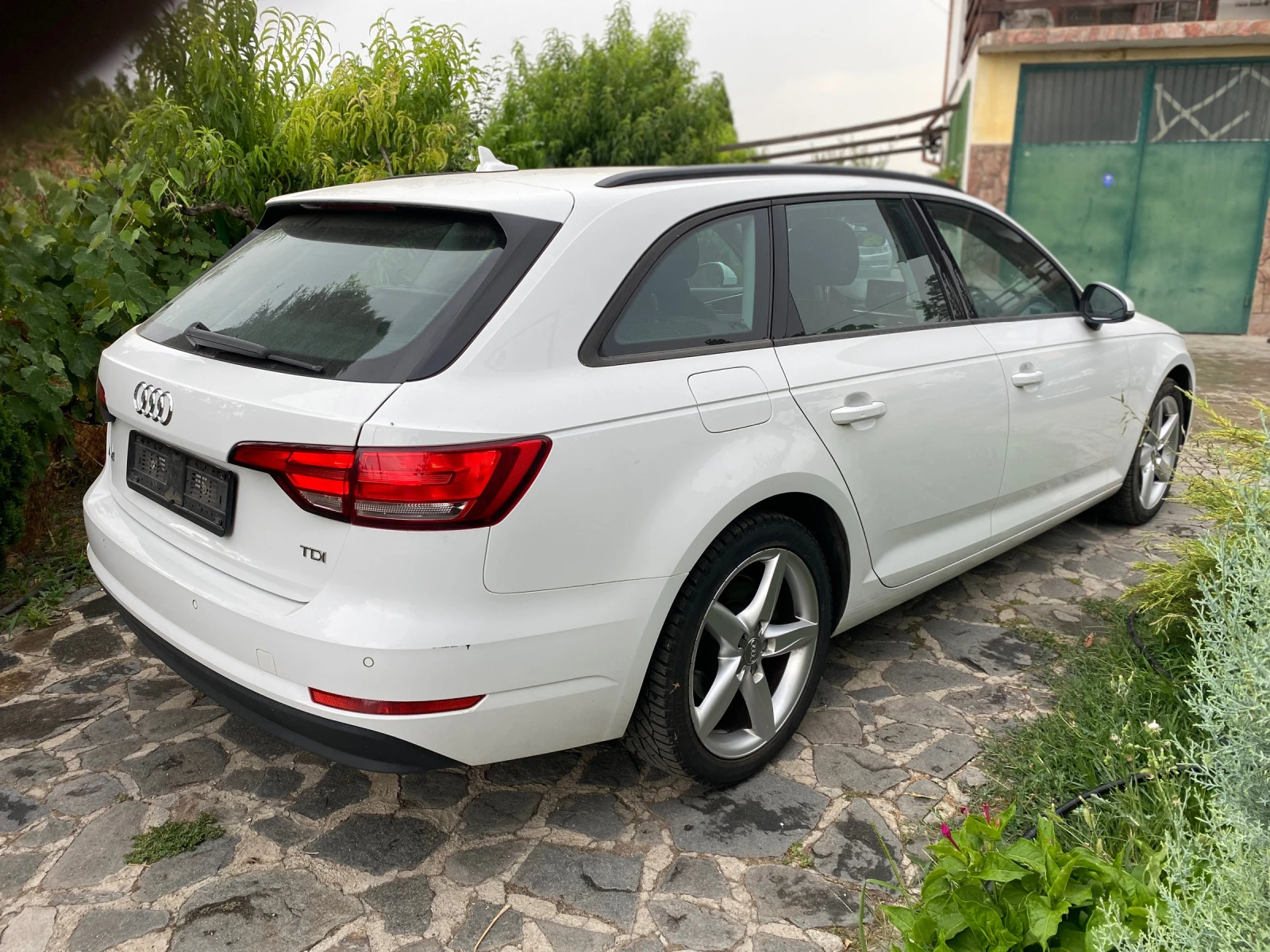 Audi A4 2.0TDi S-tronic - изображение 4