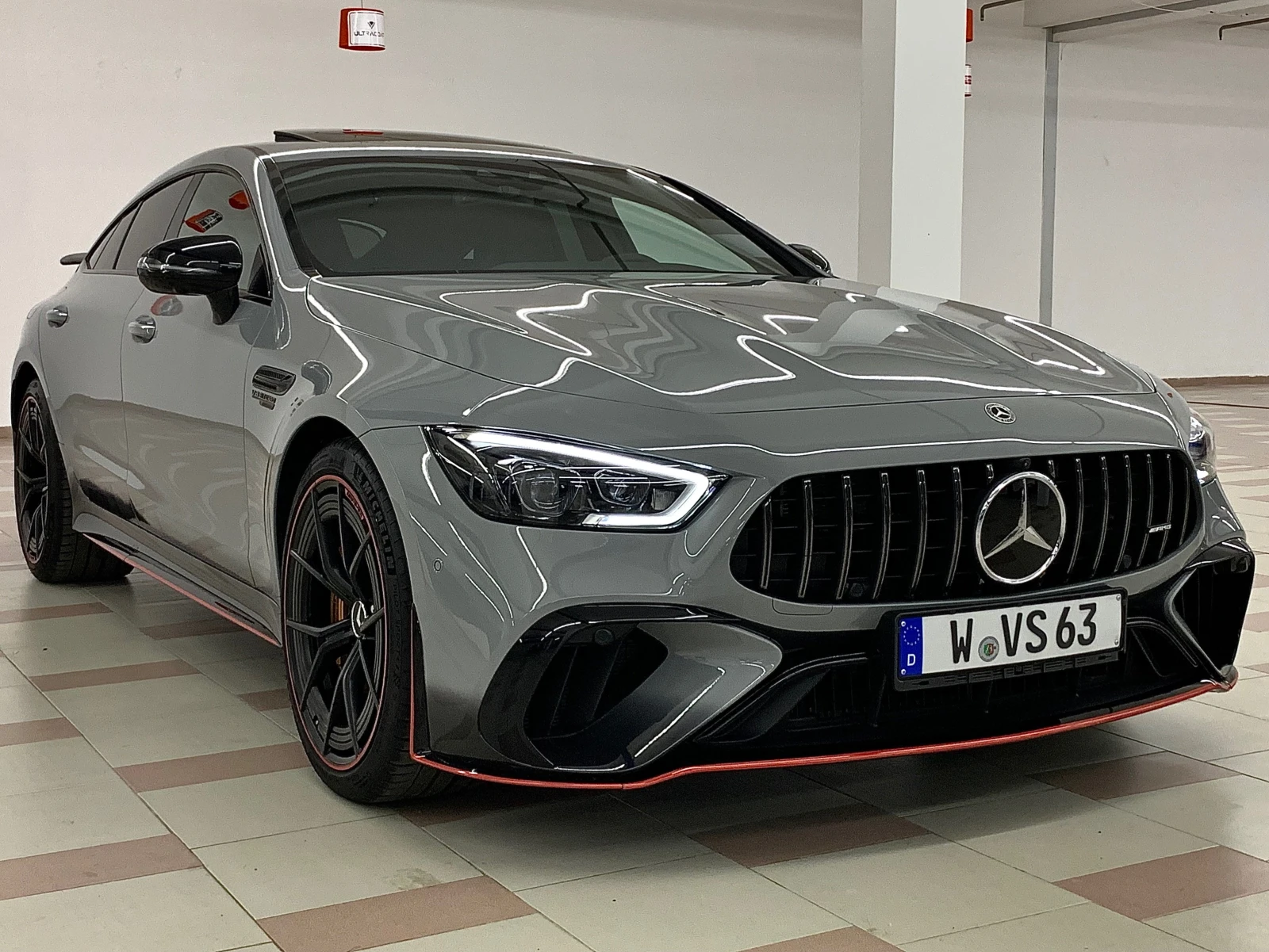 Mercedes-Benz AMG GT 63S НОВ * E-Performans* EDITION* Carbon* Ceramic*  - изображение 3