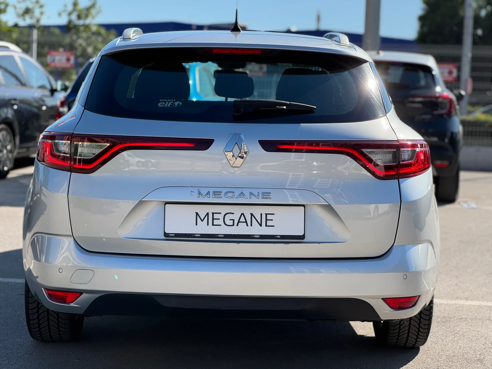 Renault Megane  1.5dci // ВЪРНАТ ОТ ЛИЗИНГ//  - изображение 4