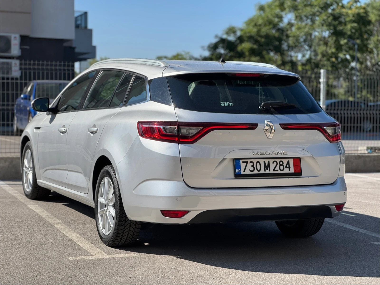 Renault Megane 1.5dci // ВЪРНАТ ОТ ЛИЗИНГ// 98 000km - изображение 6