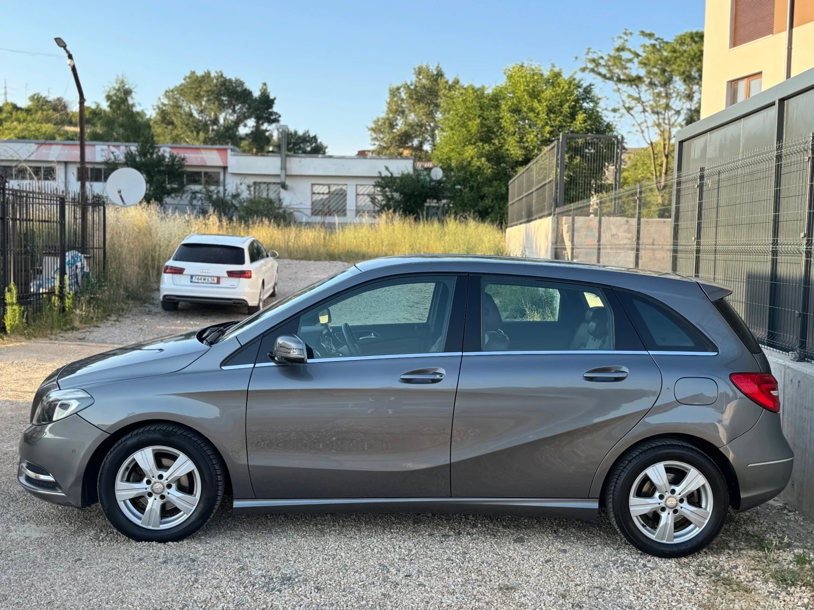 Mercedes-Benz B 180 122* LED* Автоматик* Кожа* ТОП*  - изображение 5