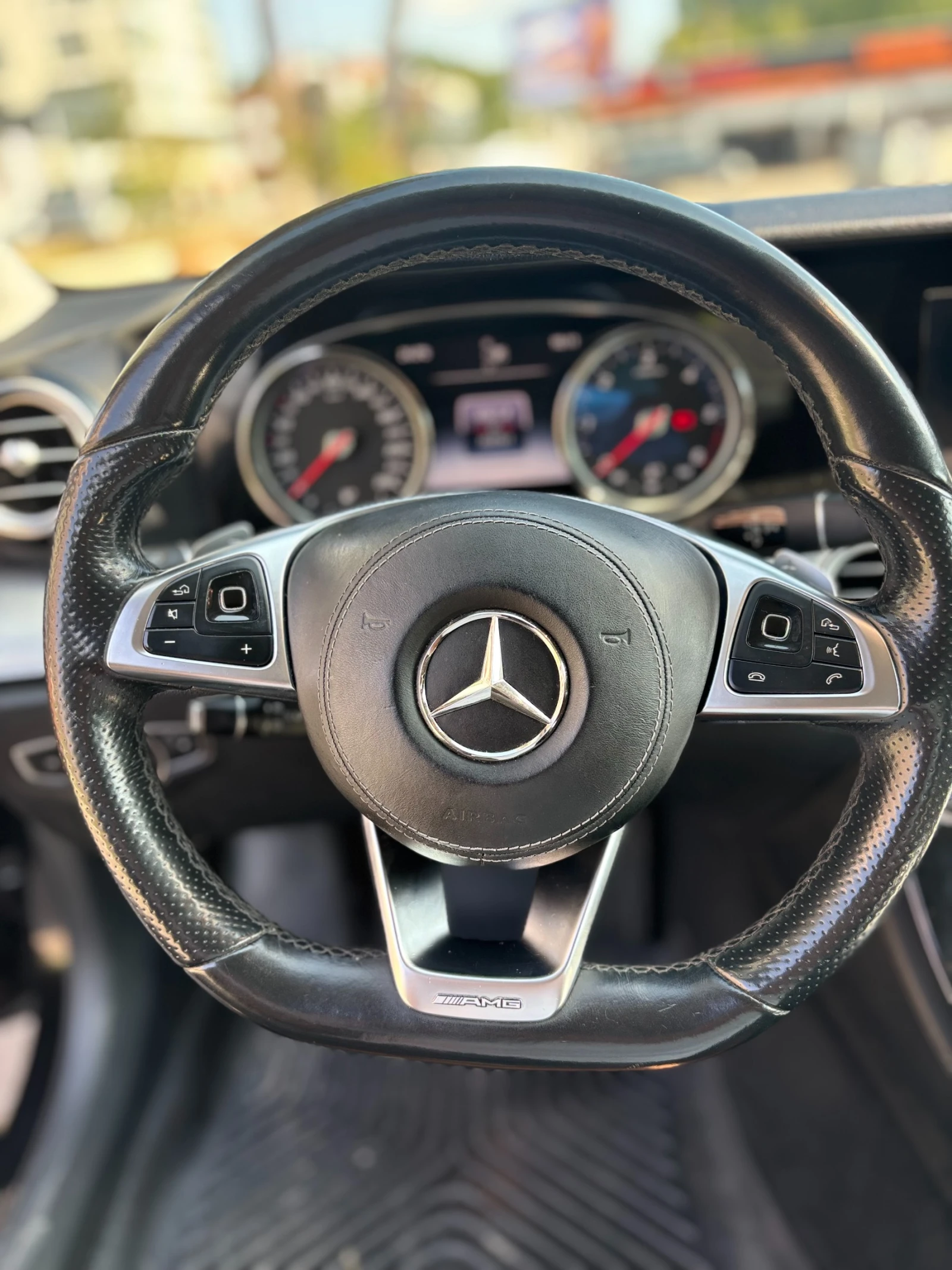 Mercedes-Benz E 220  - изображение 3