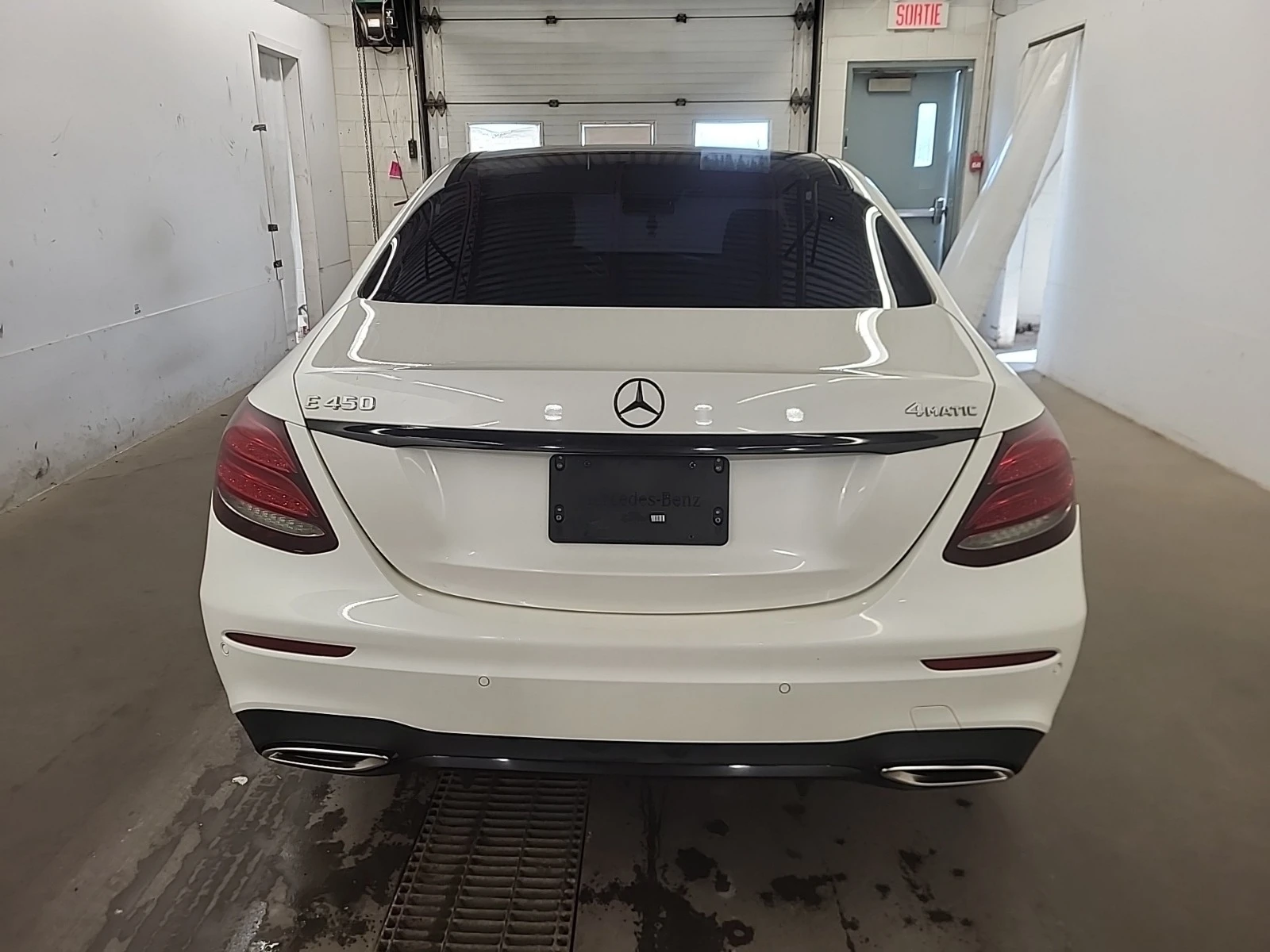 Mercedes-Benz E 450 * ЦЕНА ДО БЪЛГАРИЯ* (CARFAX) - изображение 3