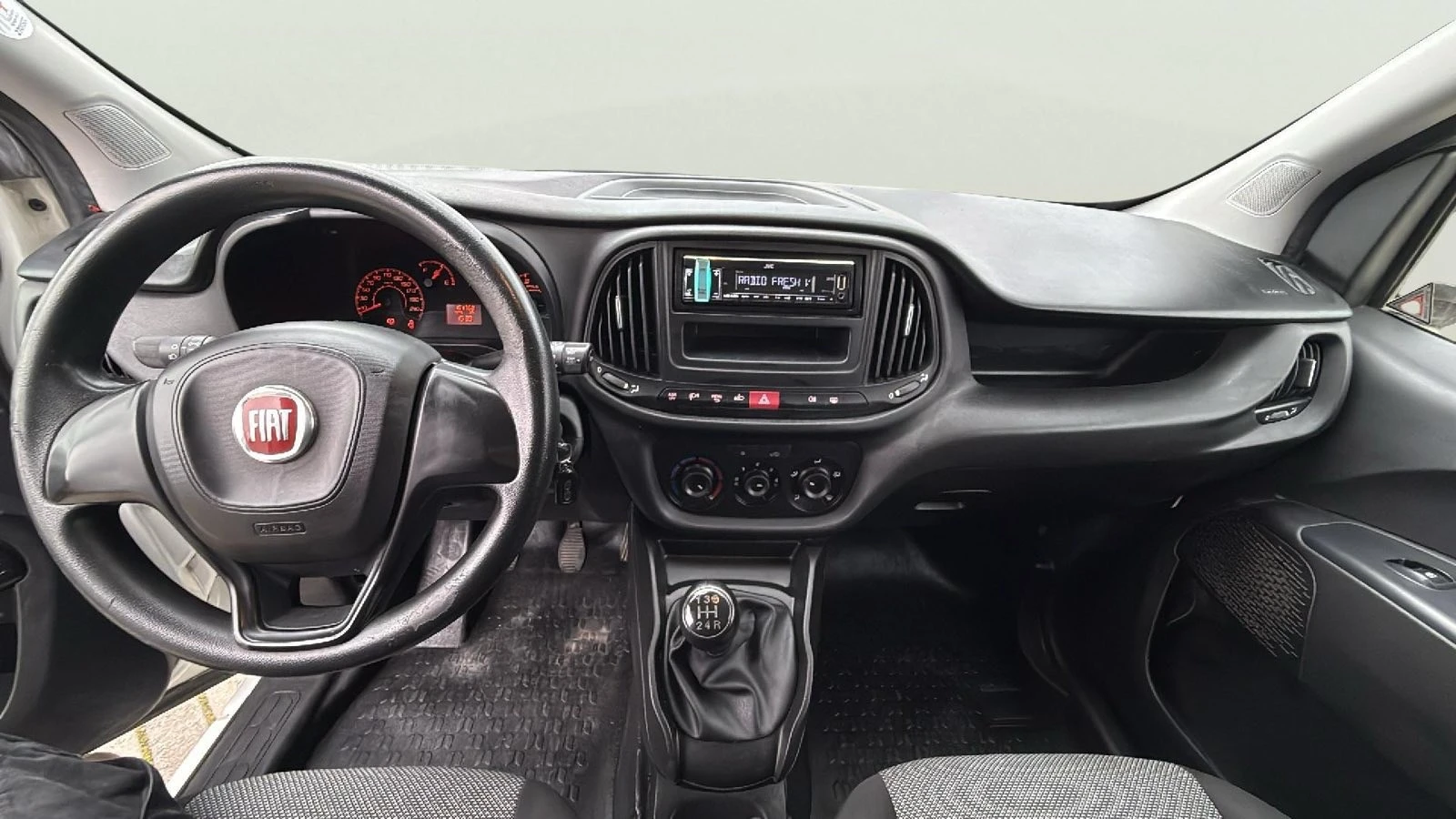 Fiat Doblo 1.3 - изображение 10