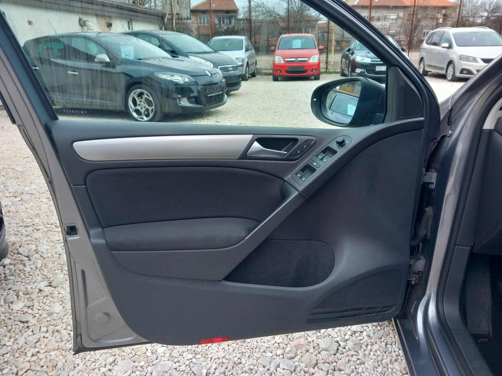 VW Golf 1.6TDI  Navi камера, снимка 16 - Автомобили и джипове - 53754033