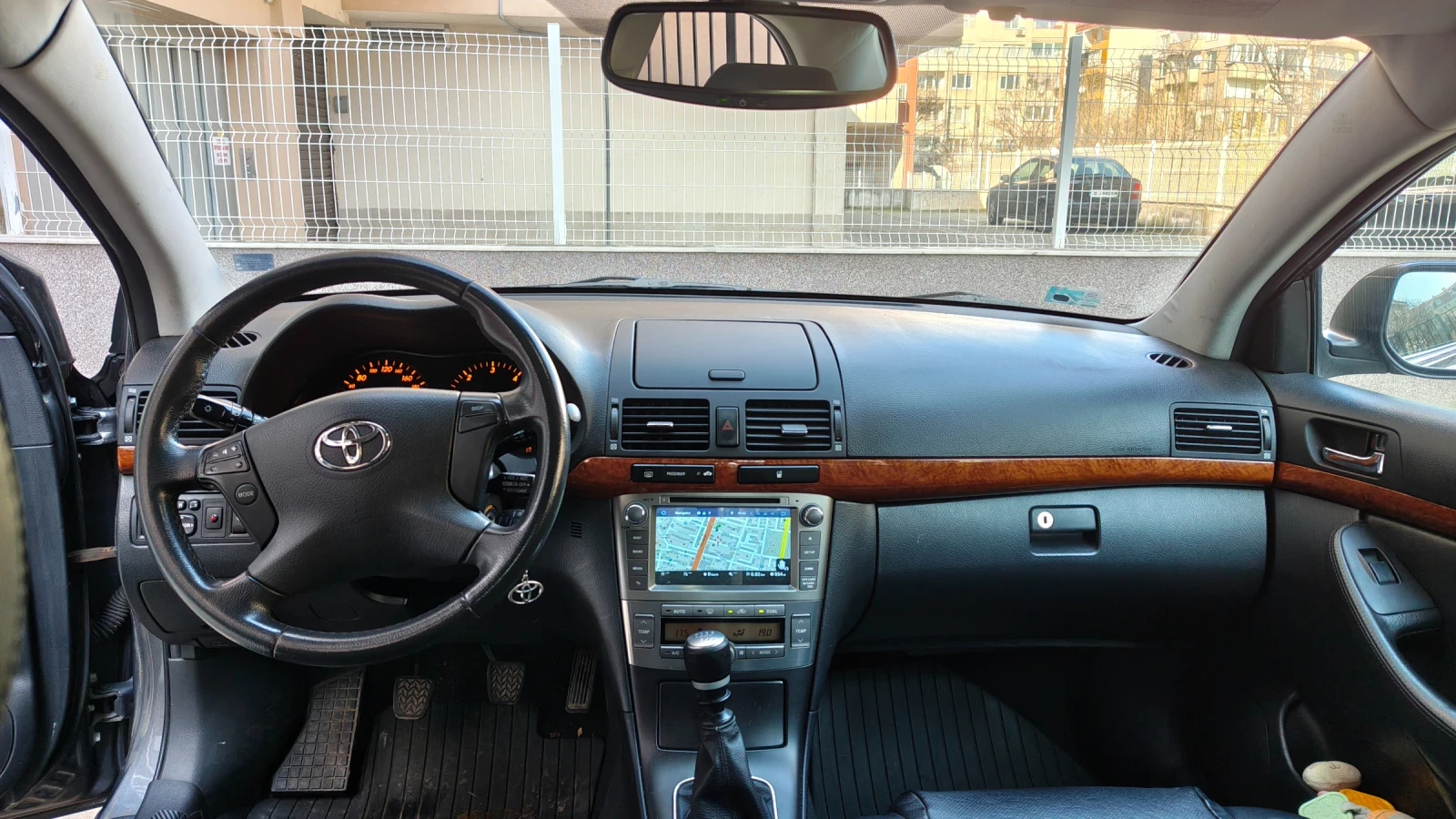 Toyota Avensis, снимка 11 - Автомобили и джипове - 53855238