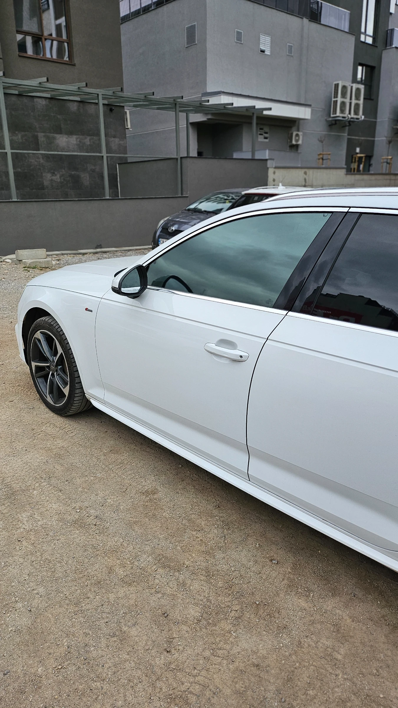 Audi A4 3xS-line / Full Led / Carplay, снимка 3 - Автомобили и джипове - 53905476