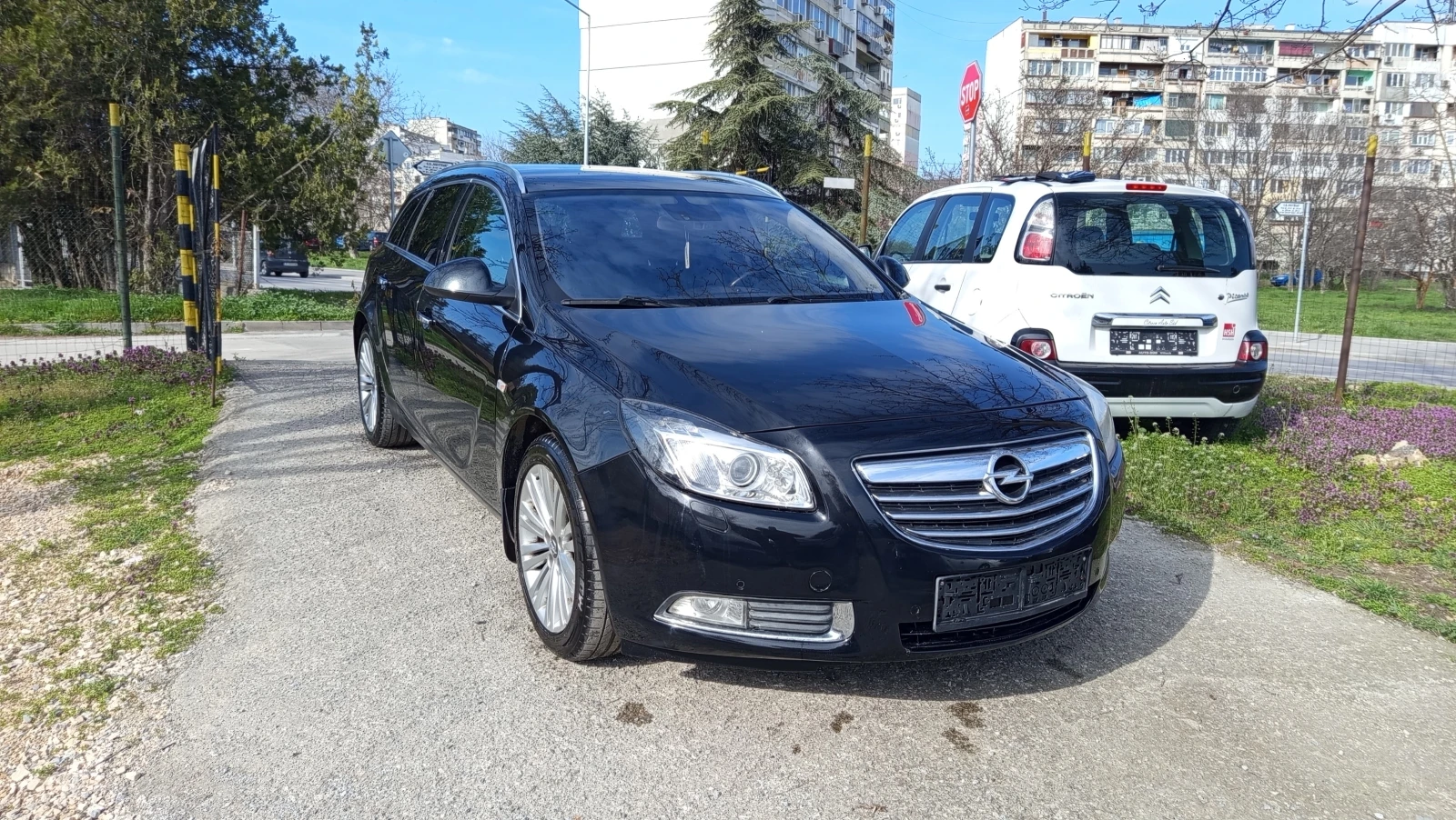 Opel Insignia 2.0CDTI 131 PS NAVI СТАРИЯ МОТОР XENON, снимка 4 - Автомобили и джипове - 54061418