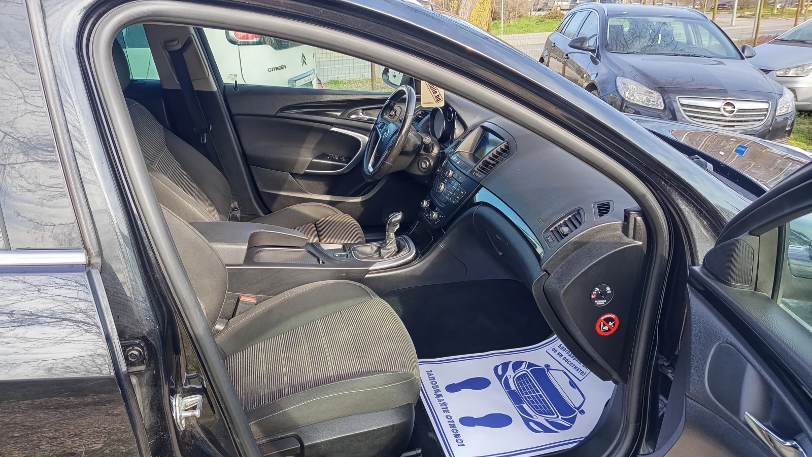 Opel Insignia 2.0CDTI 131 PS NAVI СТАРИЯ МОТОР XENON, снимка 11 - Автомобили и джипове - 54061418