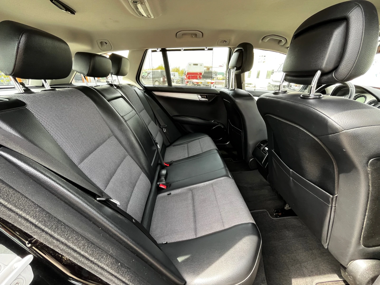 Mercedes-Benz C 220 Avantgarde ръчка 170кс 646, снимка 11 - Автомобили и джипове - 54179795