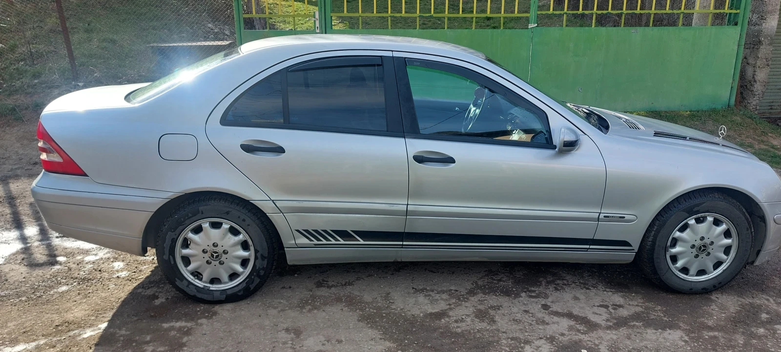 Mercedes-Benz C 180 2.0, снимка 2 - Автомобили и джипове - 54459266