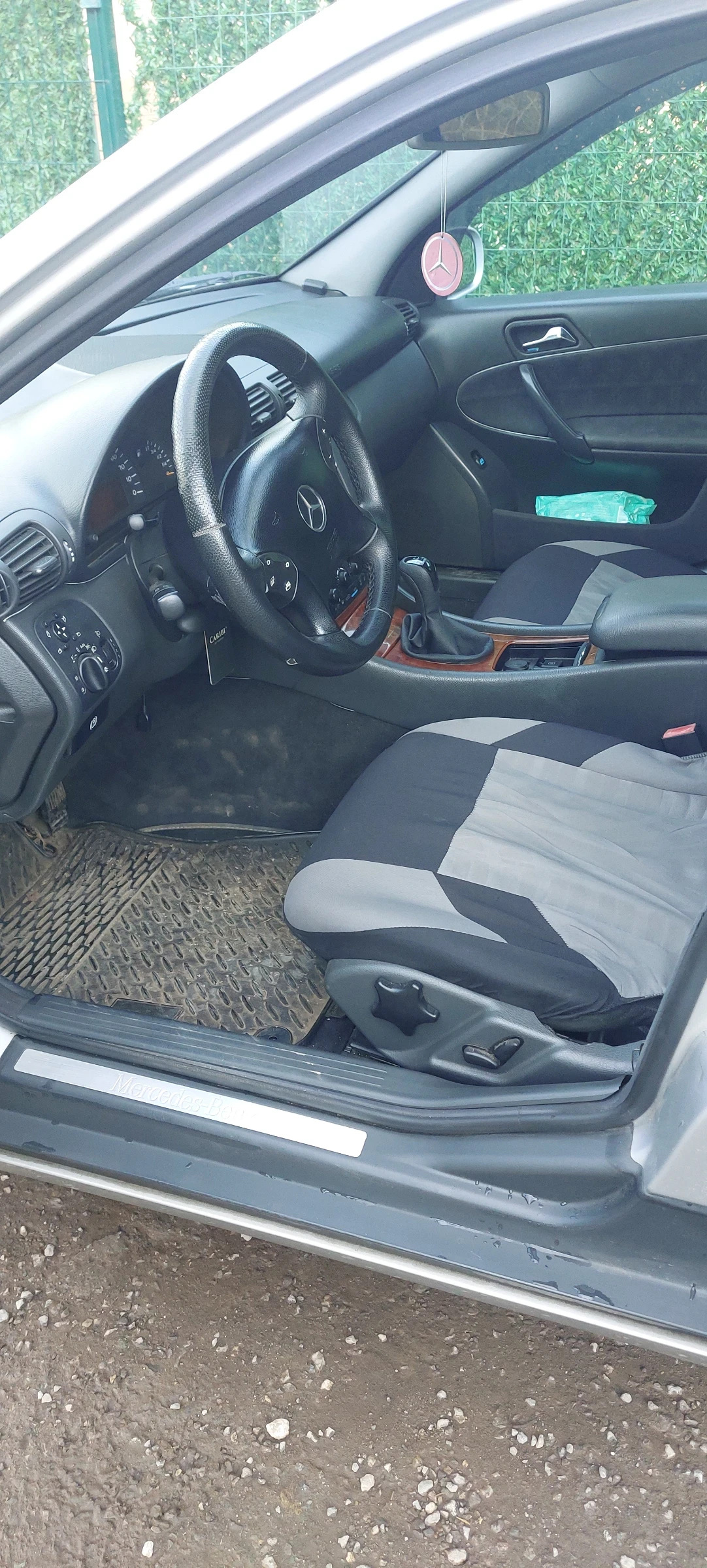 Mercedes-Benz C 180 2.0, снимка 5 - Автомобили и джипове - 54459266