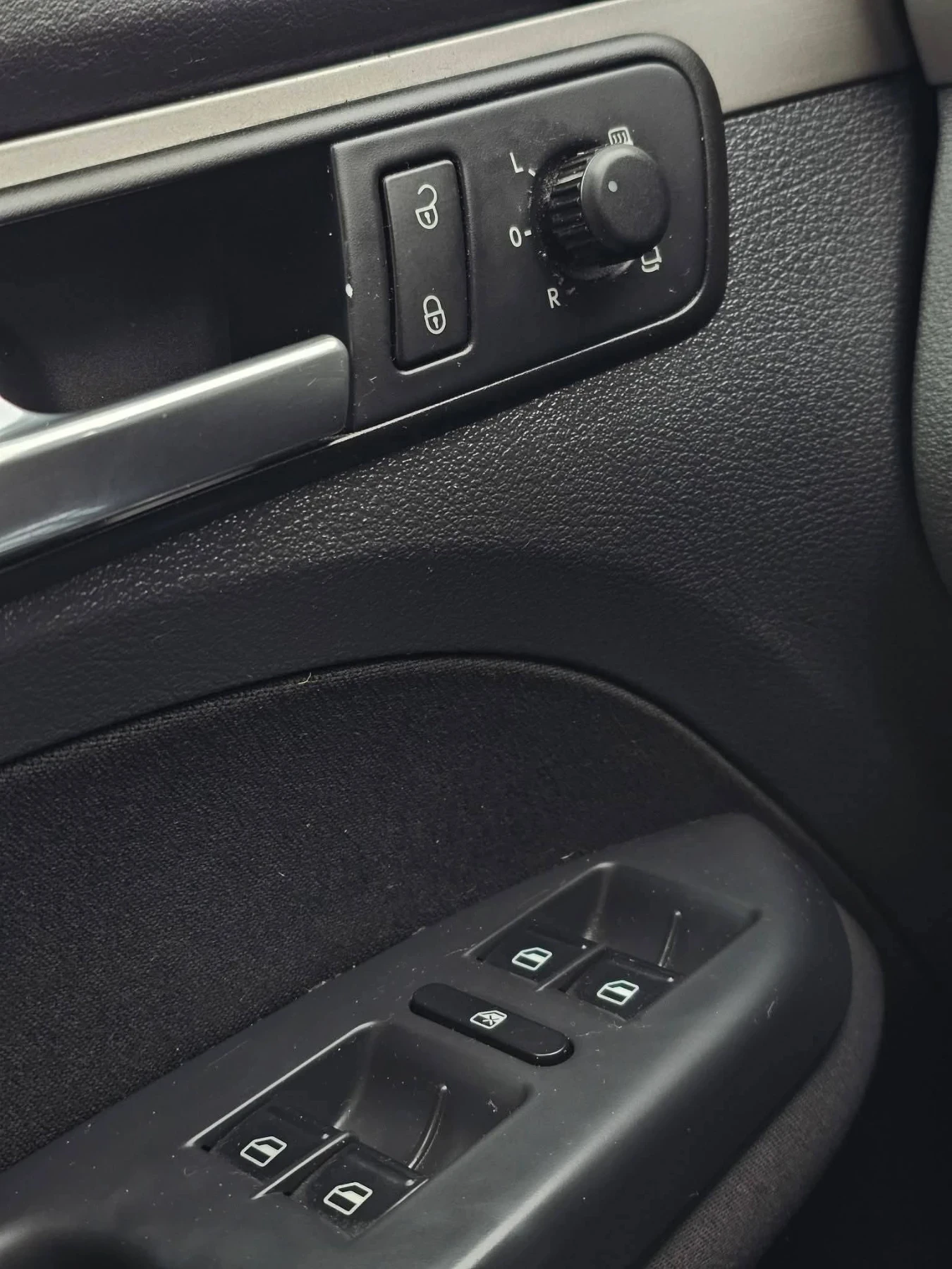 VW Touran Limited Edition United, снимка 13 - Автомобили и джипове - 54344942