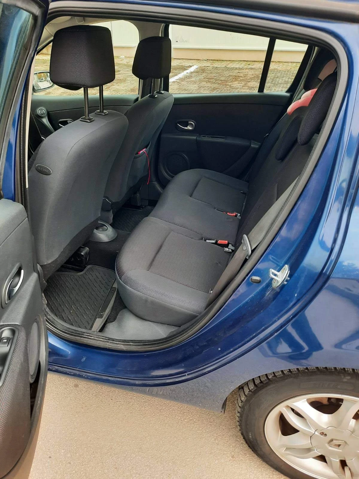 Renault Clio 1.6, снимка 6 - Автомобили и джипове - 54670786