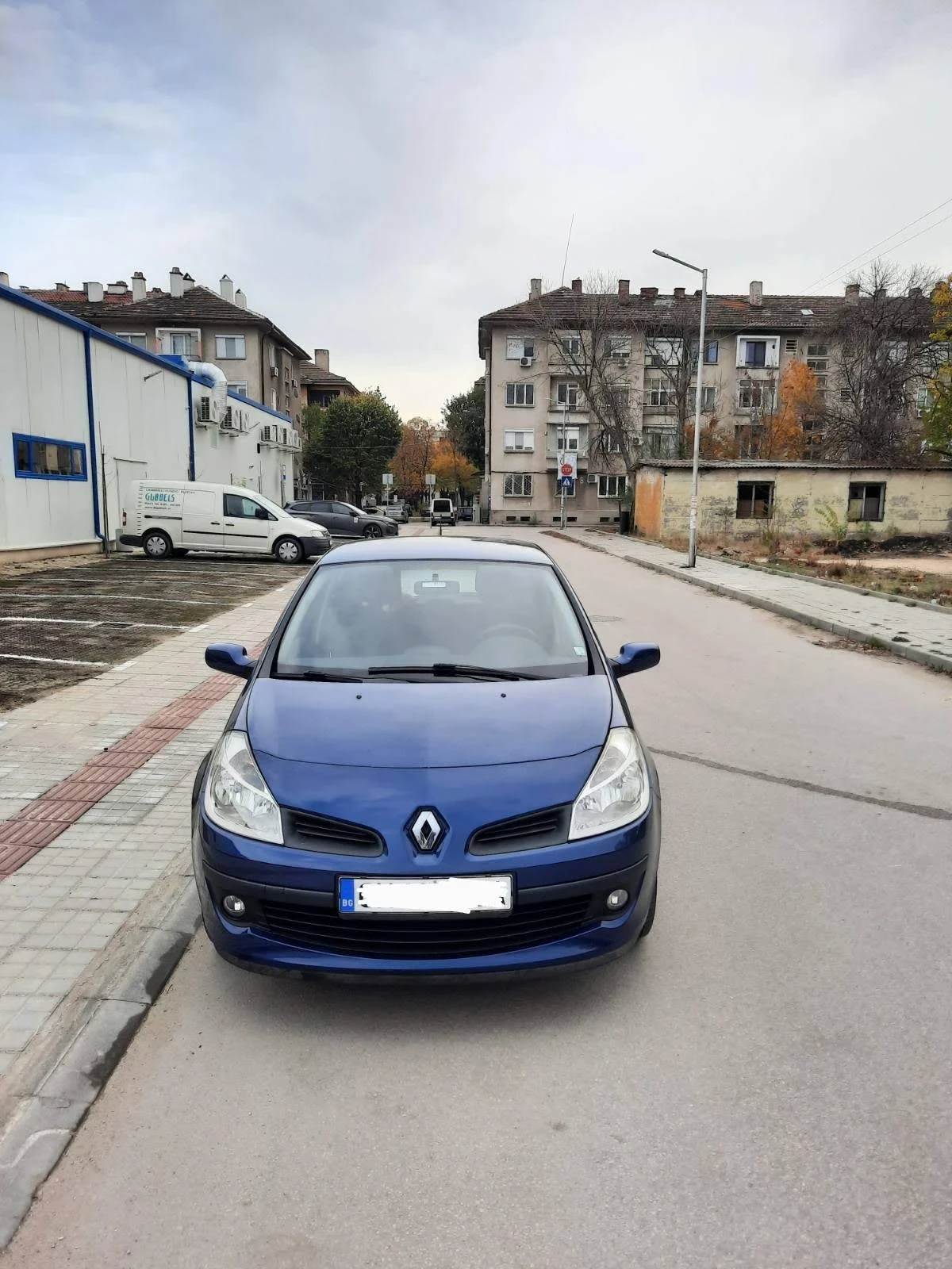 Renault Clio 1.6, снимка 3 - Автомобили и джипове - 54670786