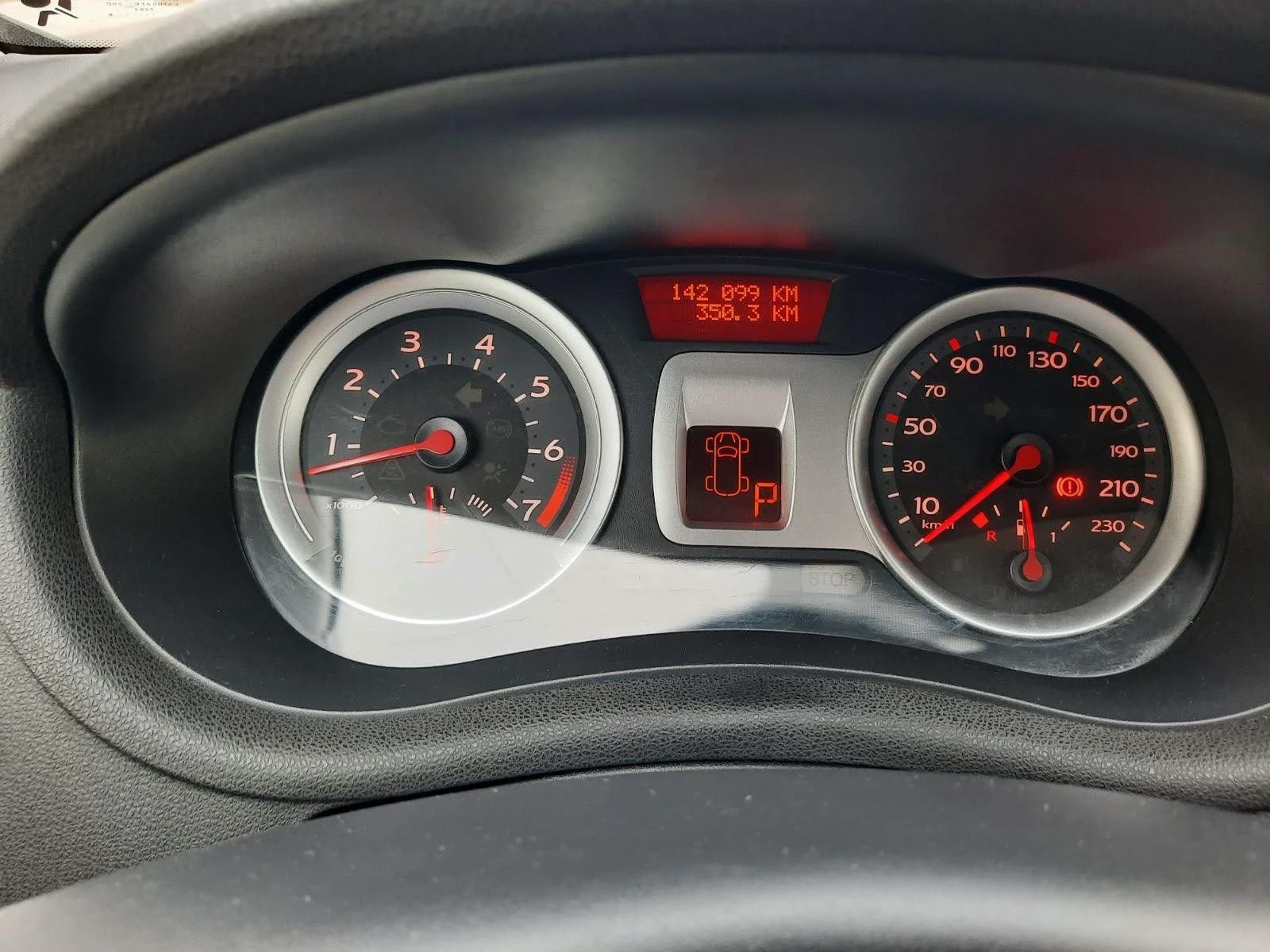 Renault Clio 1.6, снимка 9 - Автомобили и джипове - 54670786