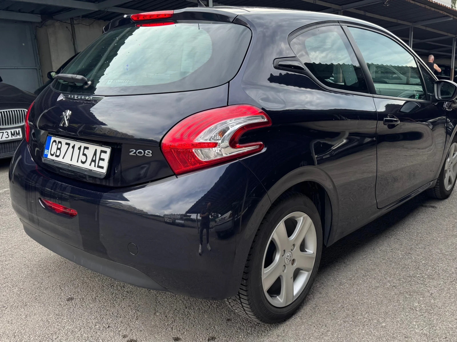 Peugeot 208 1.2i (климатик)