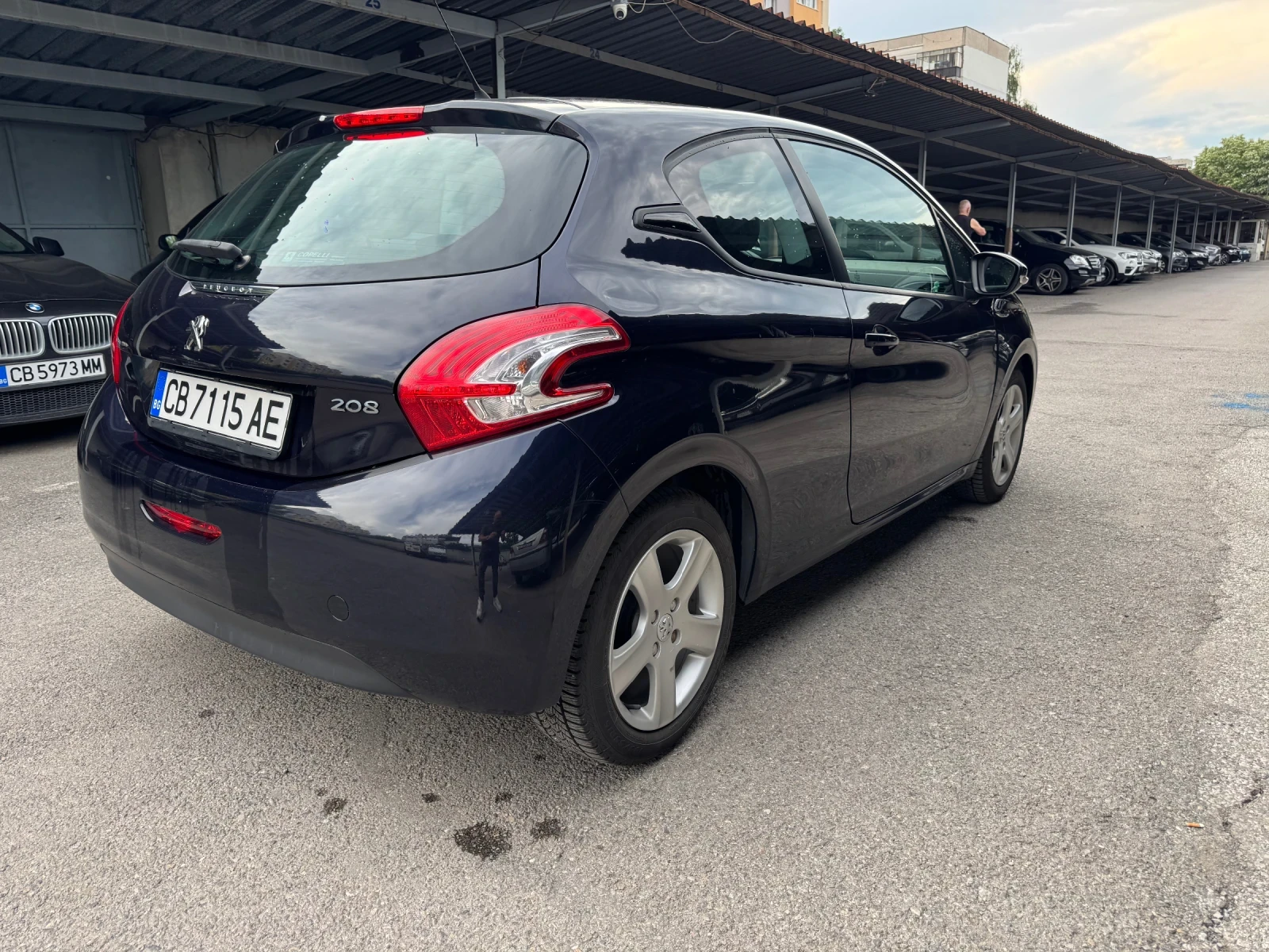 Peugeot 208 1.2i (климатик), снимка 4 - Автомобили и джипове - 54939076
