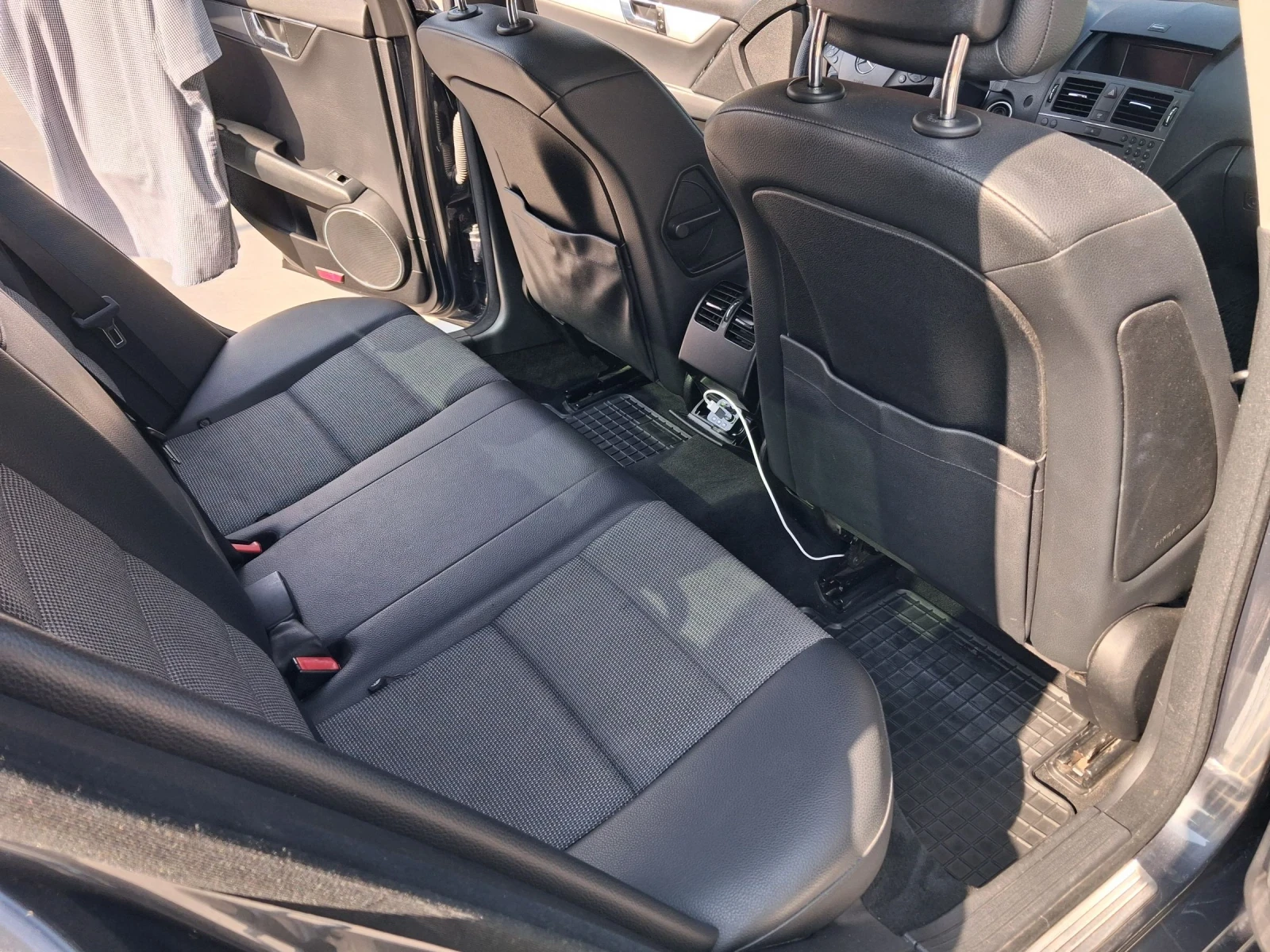 Mercedes-Benz C 200, снимка 8 - Автомобили и джипове - 55479763