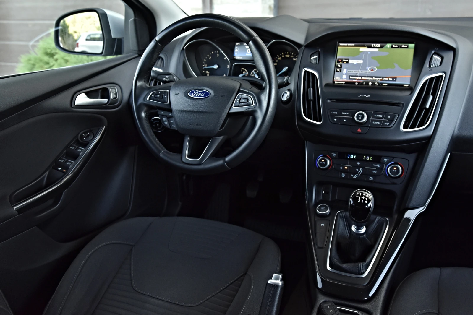 Ford Focus 1.5 Tdci Titanium-120hp, снимка 14 - Автомобили и джипове - 55504739