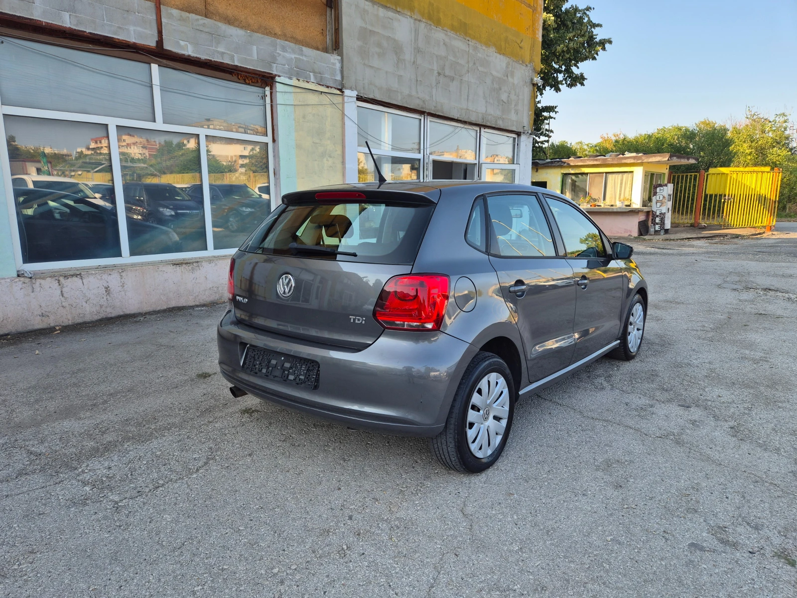 VW Polo 1.6TDI 90КС ITALY, снимка 5 - Автомобили и джипове - 55607481