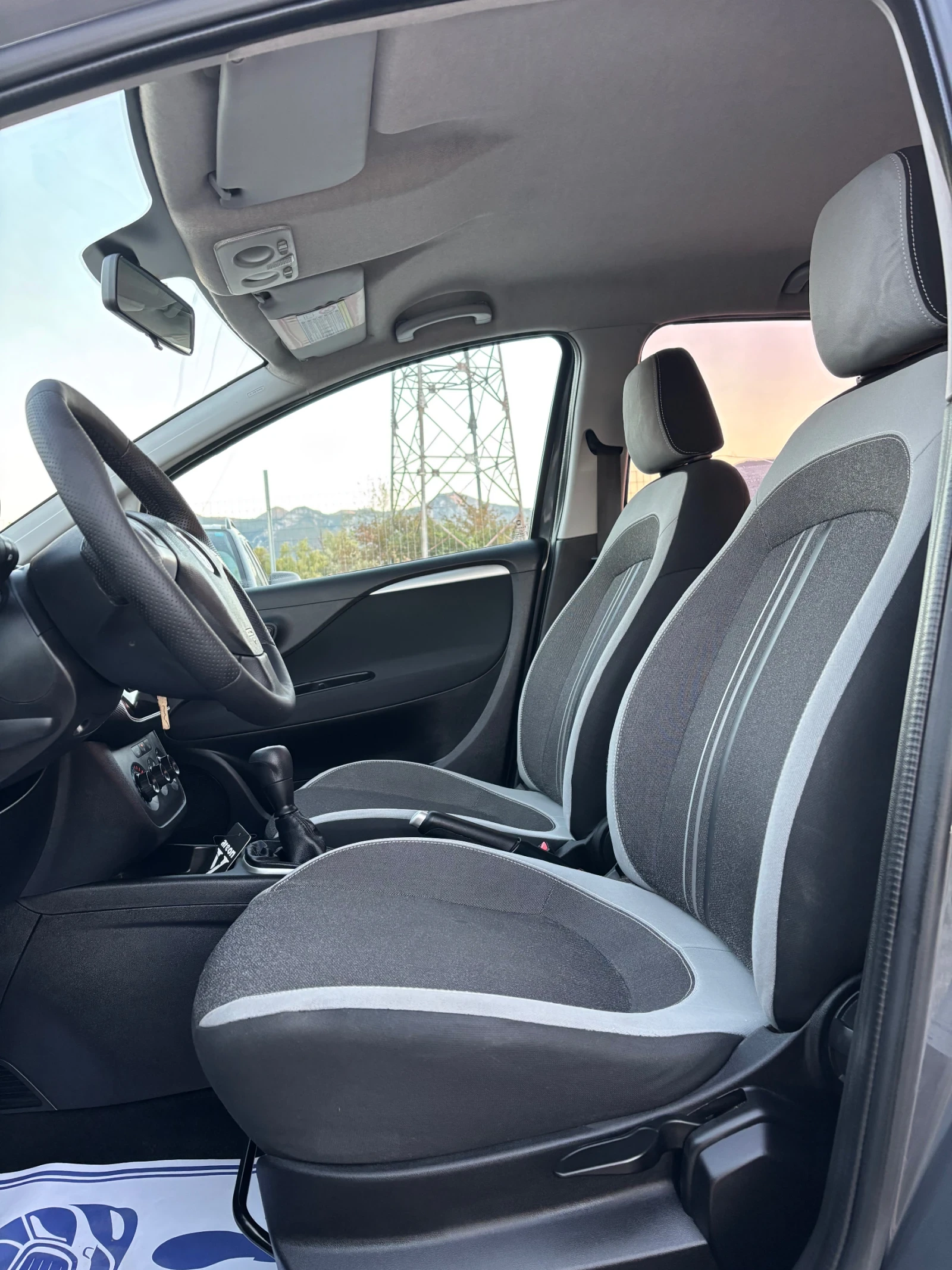 Fiat Punto 1.4Бензин/Италия/2012г/Автомат/, снимка 8 - Автомобили и джипове - 55993813