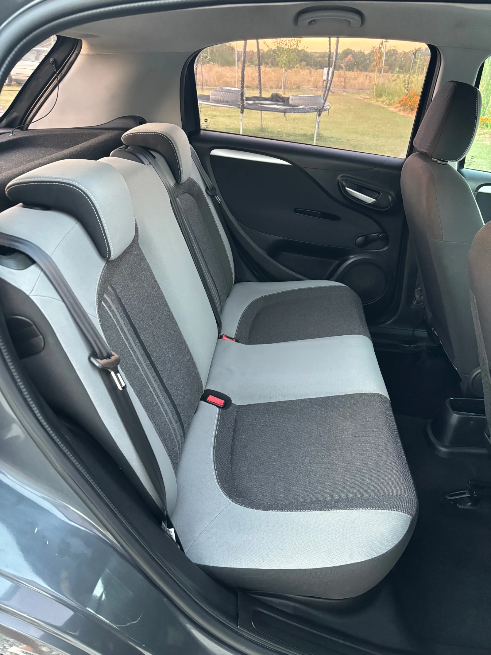 Fiat Punto 1.4Бензин/Италия/2012г/Автомат/, снимка 13 - Автомобили и джипове - 55993813