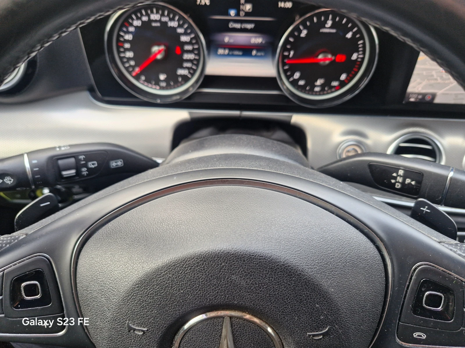 Mercedes-Benz E 220, снимка 11 - Автомобили и джипове - 56198241